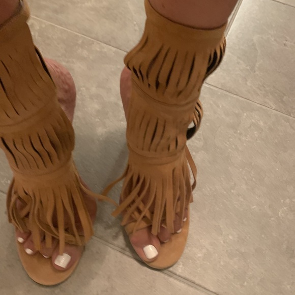 Gucci | Authentic Tan Fringe Ankle Strap Heels Size 38.5 - Picture 1 of 9